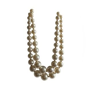 Elegant faux Pearl Necklace with a touch of gold